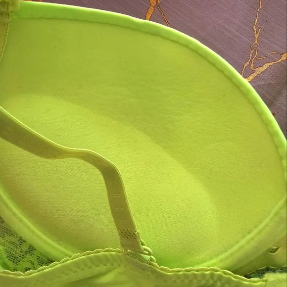 *SOLD* Neon Green Padded push up Bra size Medium - Picture 4 of 5